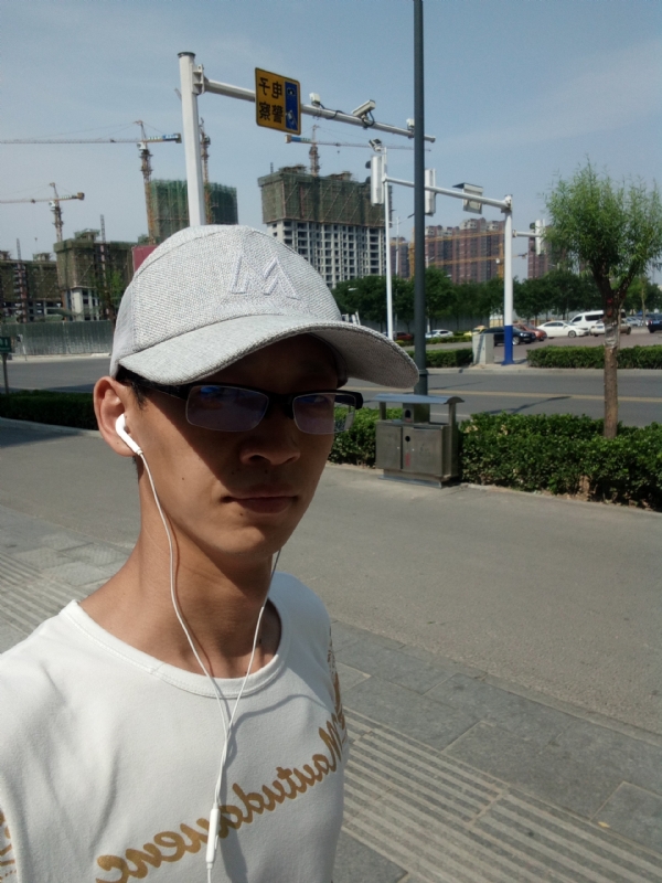 挥一挥手什么都没有的第一张照片--永安相亲网