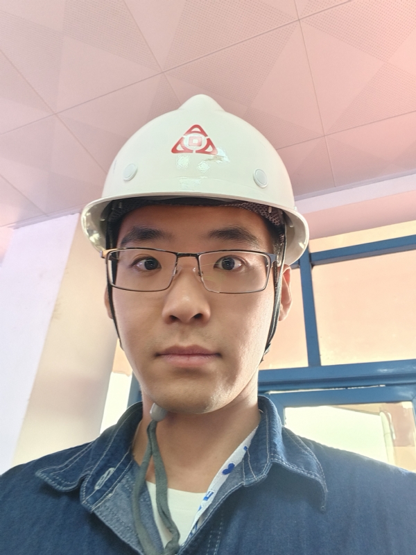 何鹏宇的第二张照片--永安相亲网
